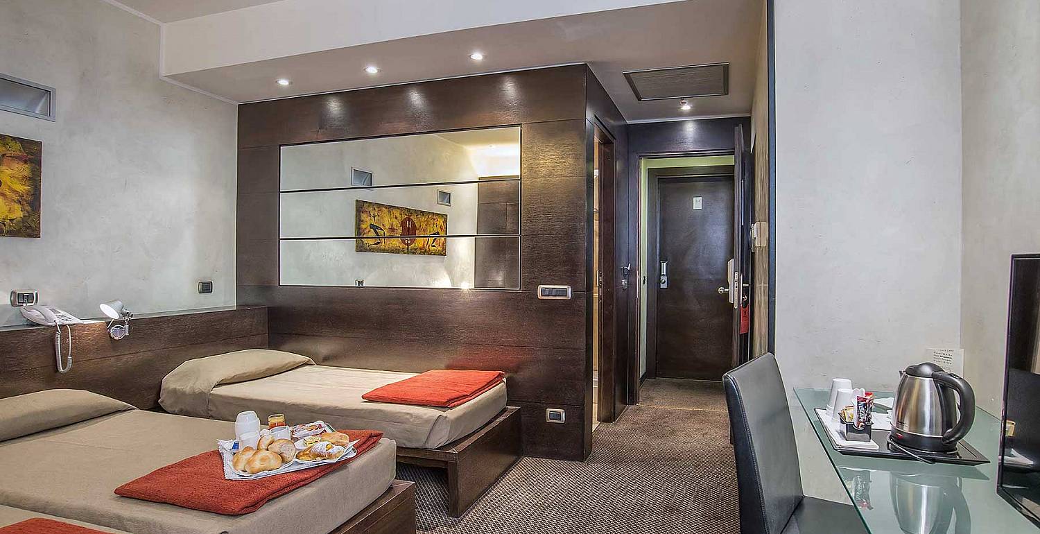Hotel Accademia Hotel 3 Estrellas En El Centro De Roma Habitaciones